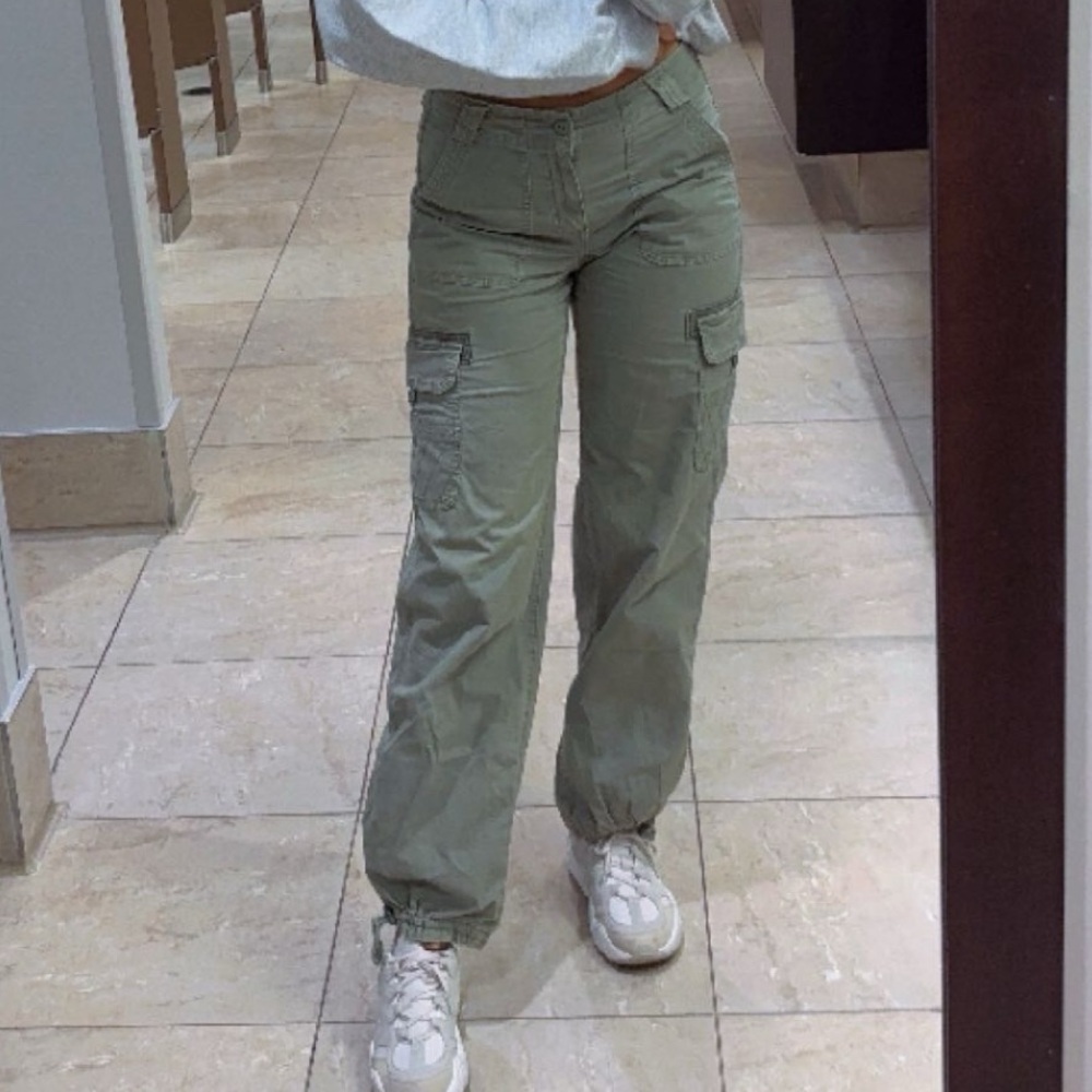 American Eagle Cargos